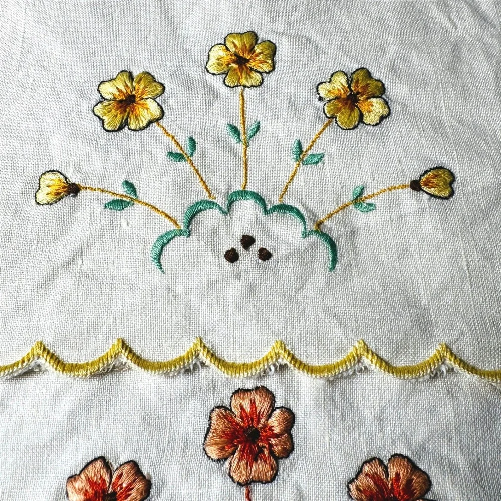 Vintage Embroidered Guest Tea Towels Set 3 Floral Scalloped Cotton Cottage Decor
